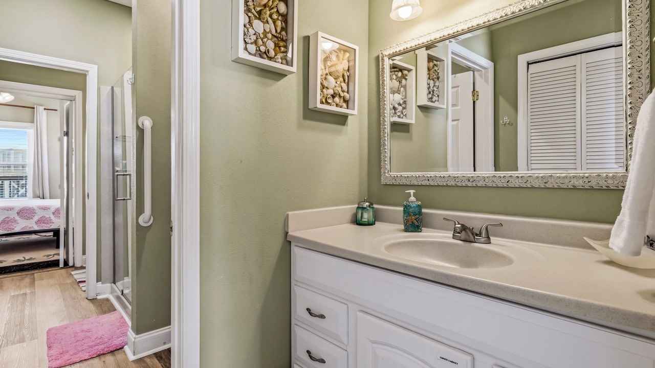 Photo of Bathroom in Dauphin Island