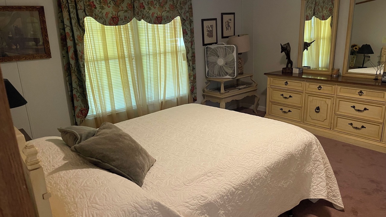 Photo of Bedroom in Eatonton