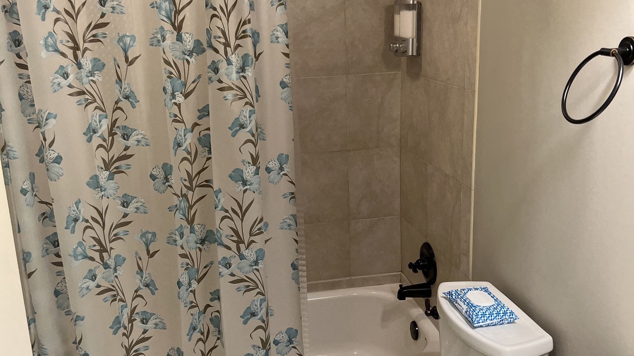 Photo of Bathroom in Pearl