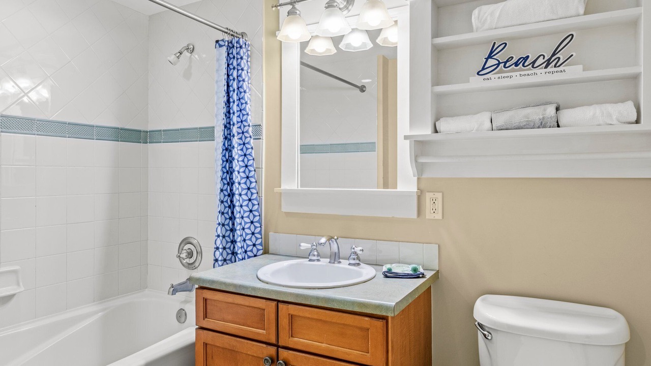 Photo of Bathroom in Baytowne Wharf