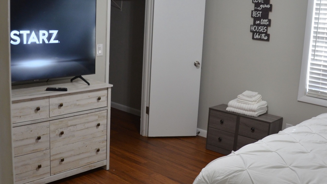 Photo of Bedroom in Enterprise