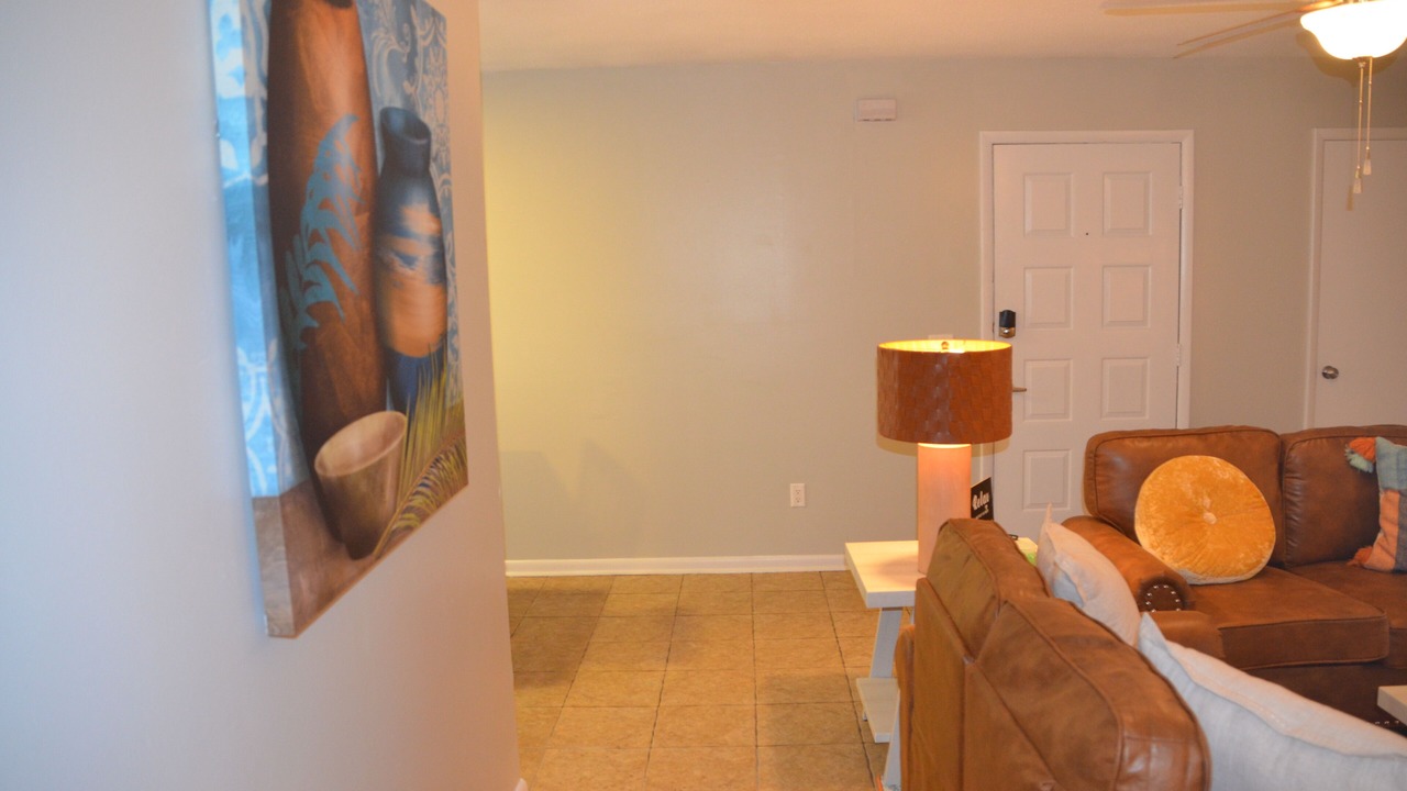 Photo of Livingroom in Enterprise