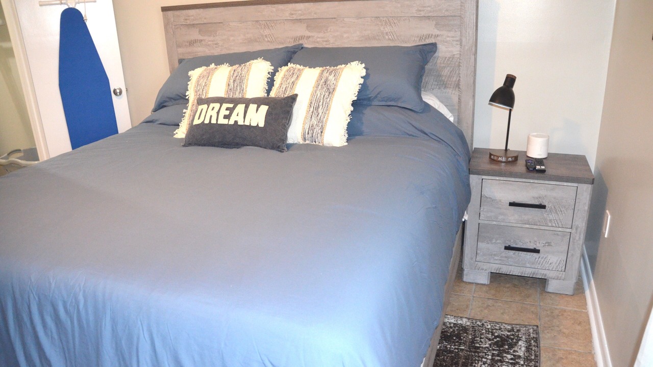 Photo of Bedroom in Enterprise