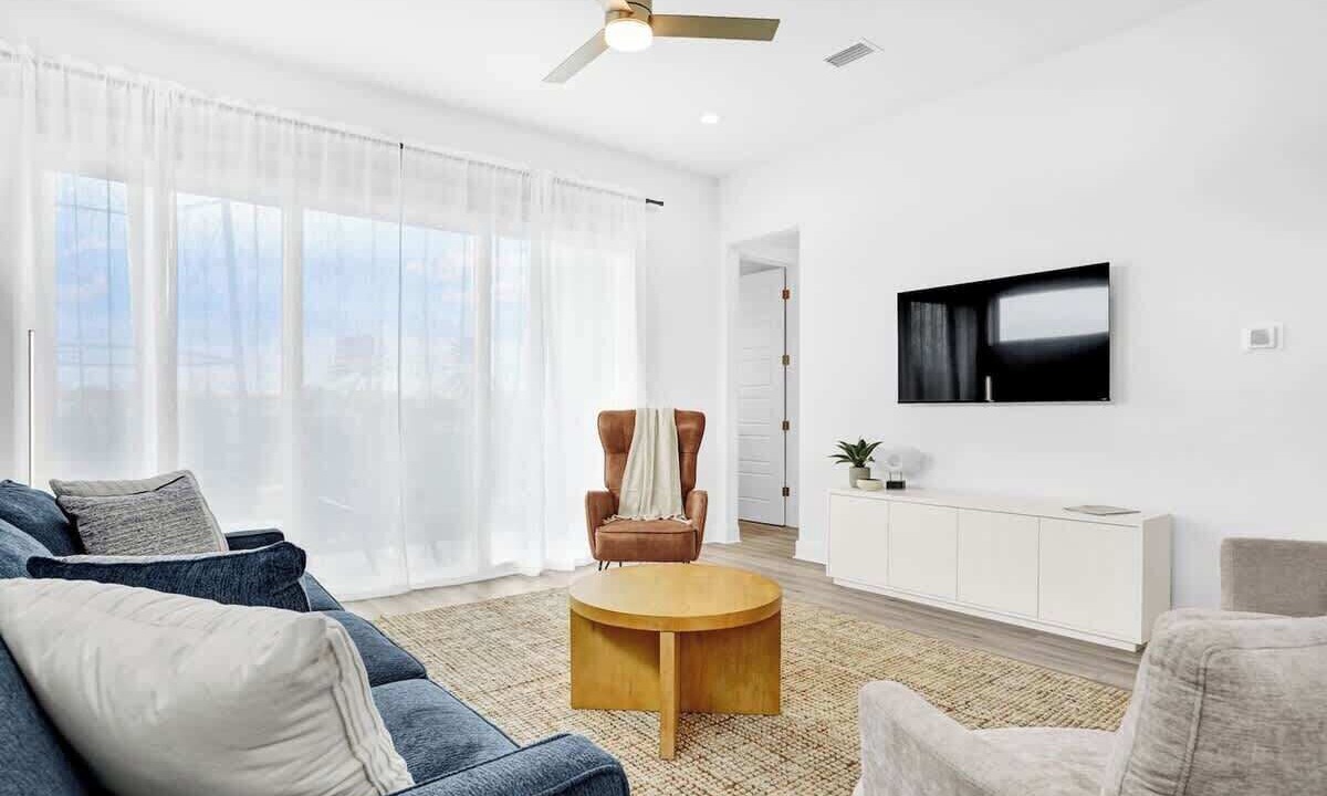 Photo of Livingroom in Jacksonville Beach