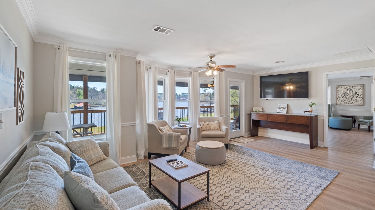 Photo of Livingroom in Eatonton