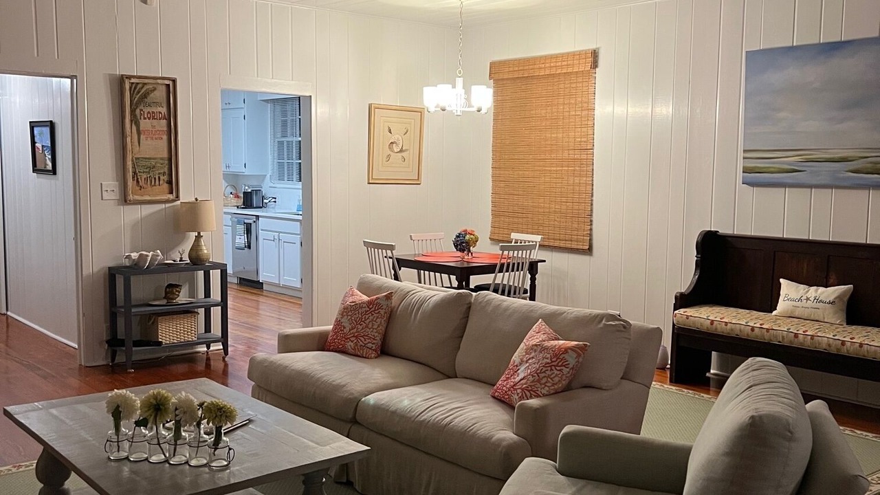 Photo of Livingroom in Jacksonville Beach