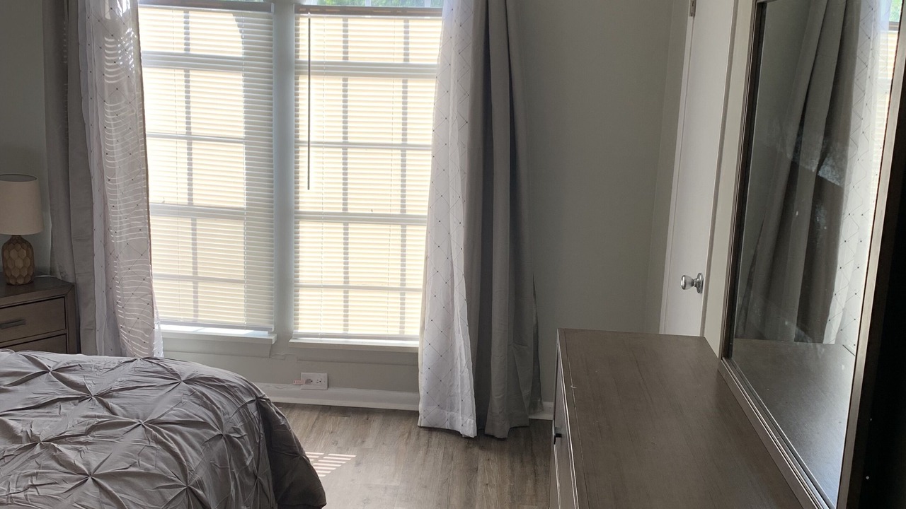 Photo of Bedroom in Enterprise