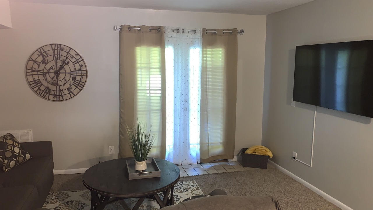 Photo of Livingroom in Enterprise