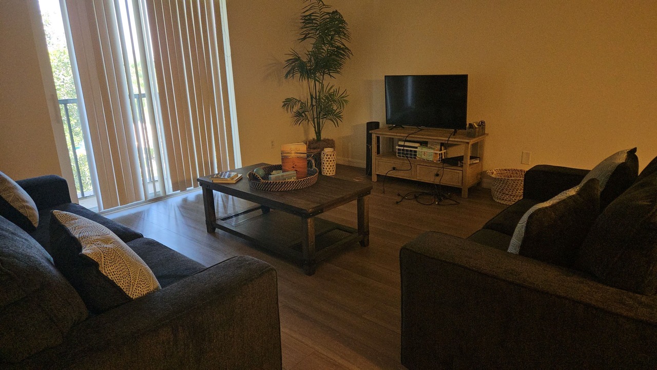 Photo of Livingroom in Bahama Bay