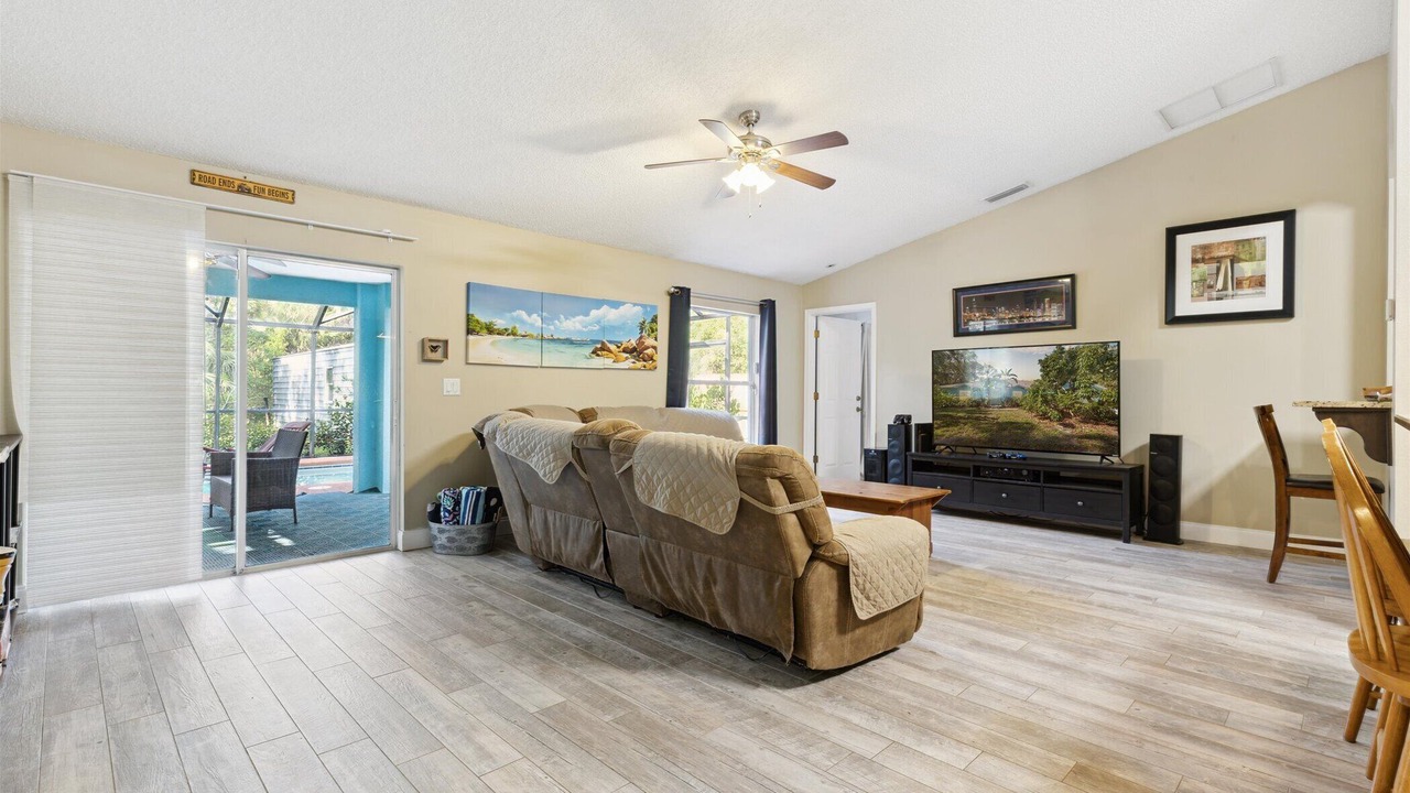 Photo of Livingroom in Cocoa