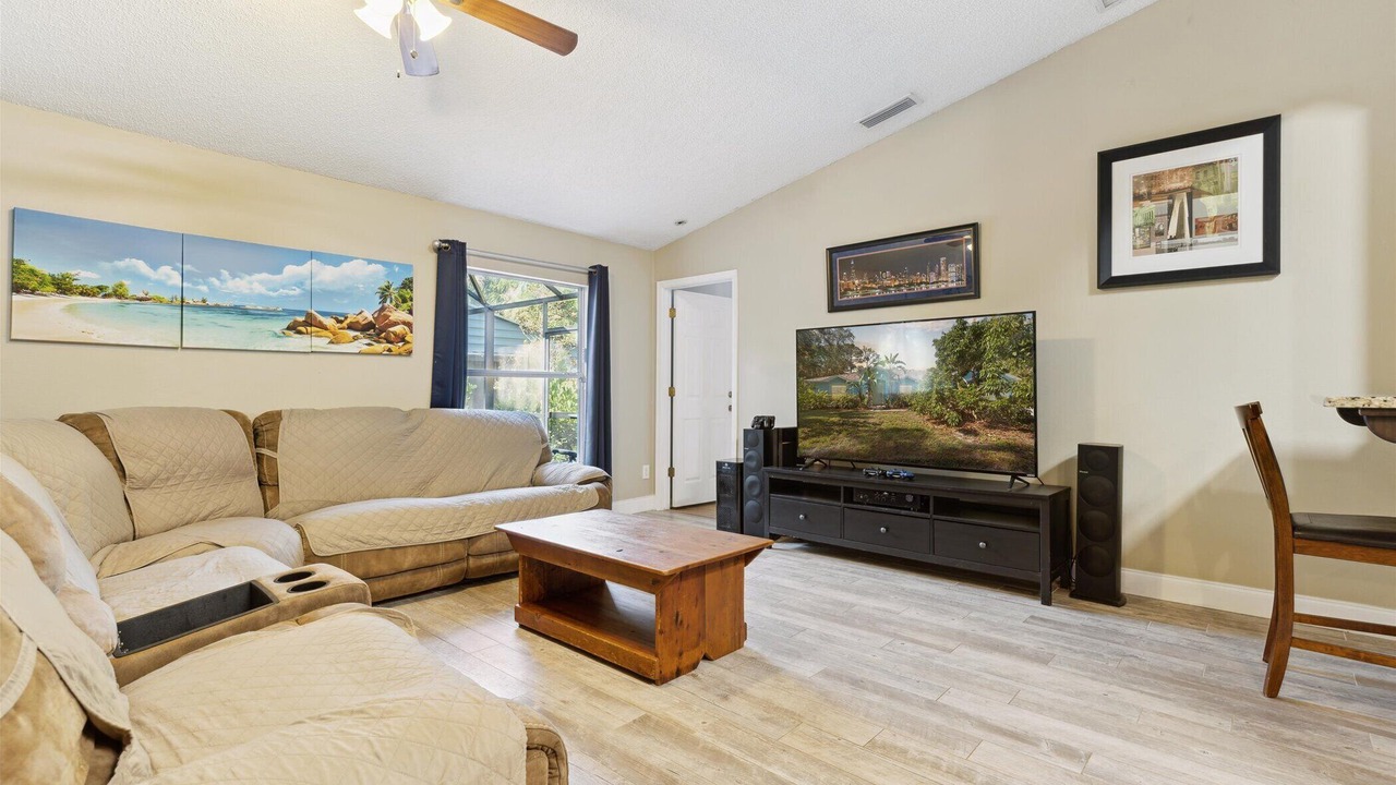 Photo of Livingroom in Cocoa