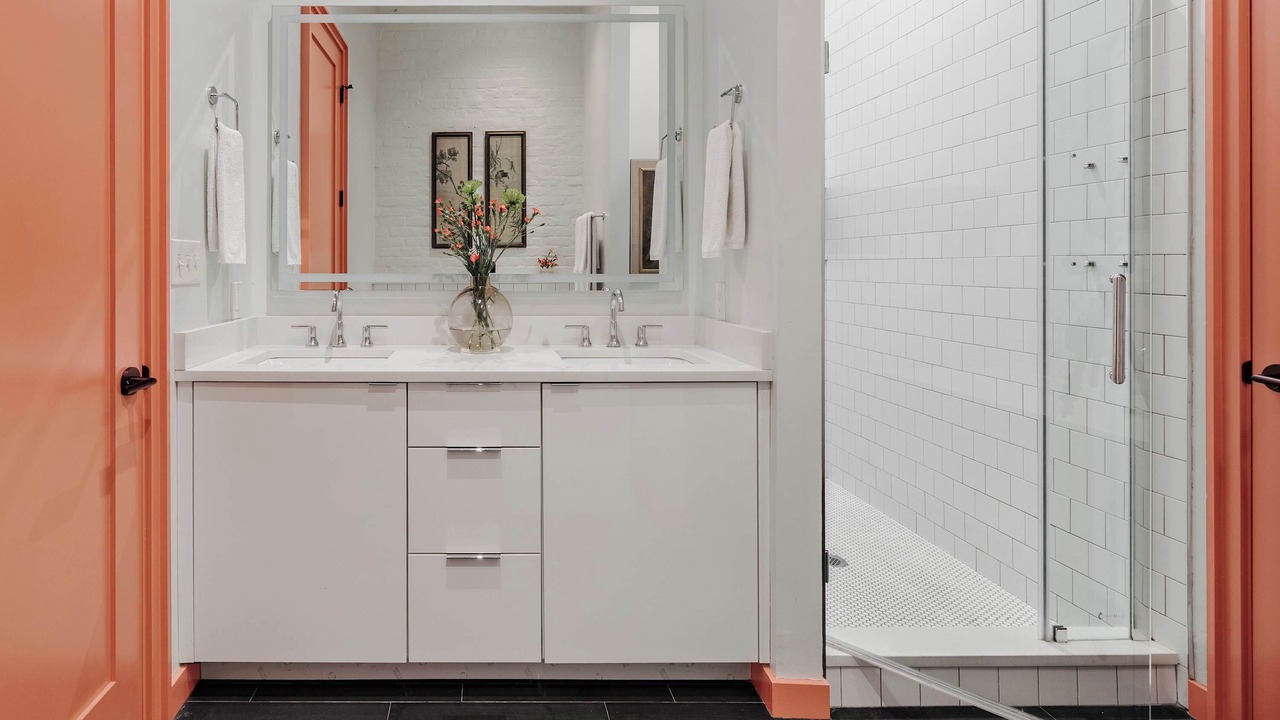 Photo of Bathroom in Arts/Warehouse District