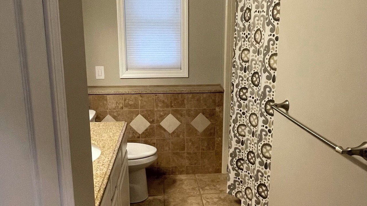 Photo of Bathroom in Westside Connection