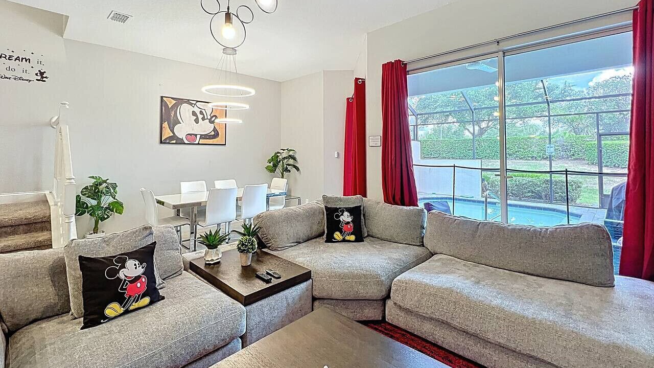 Photo of Livingroom in Davenport