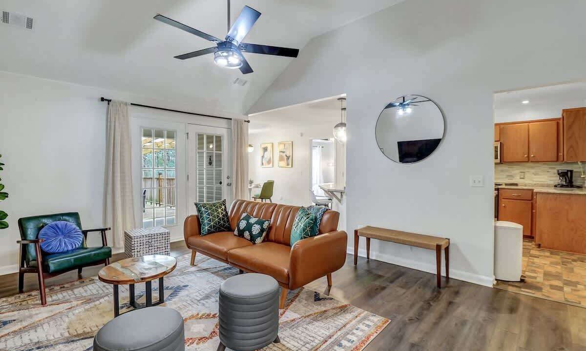 Photo of Livingroom in Pooler