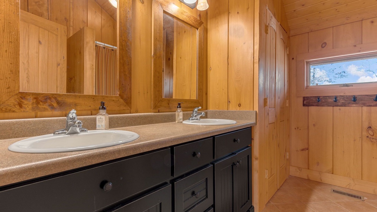 Photo of Bathroom in Six Mile