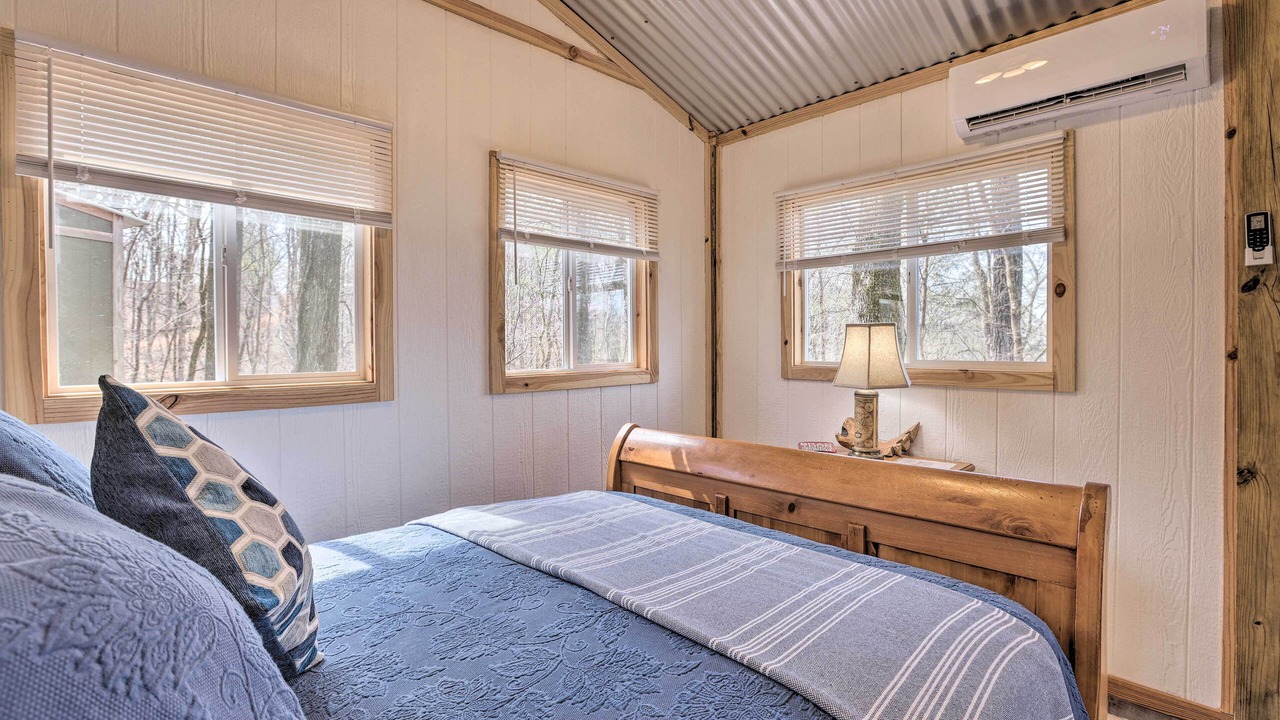 Photo of Bedroom in Tallassee