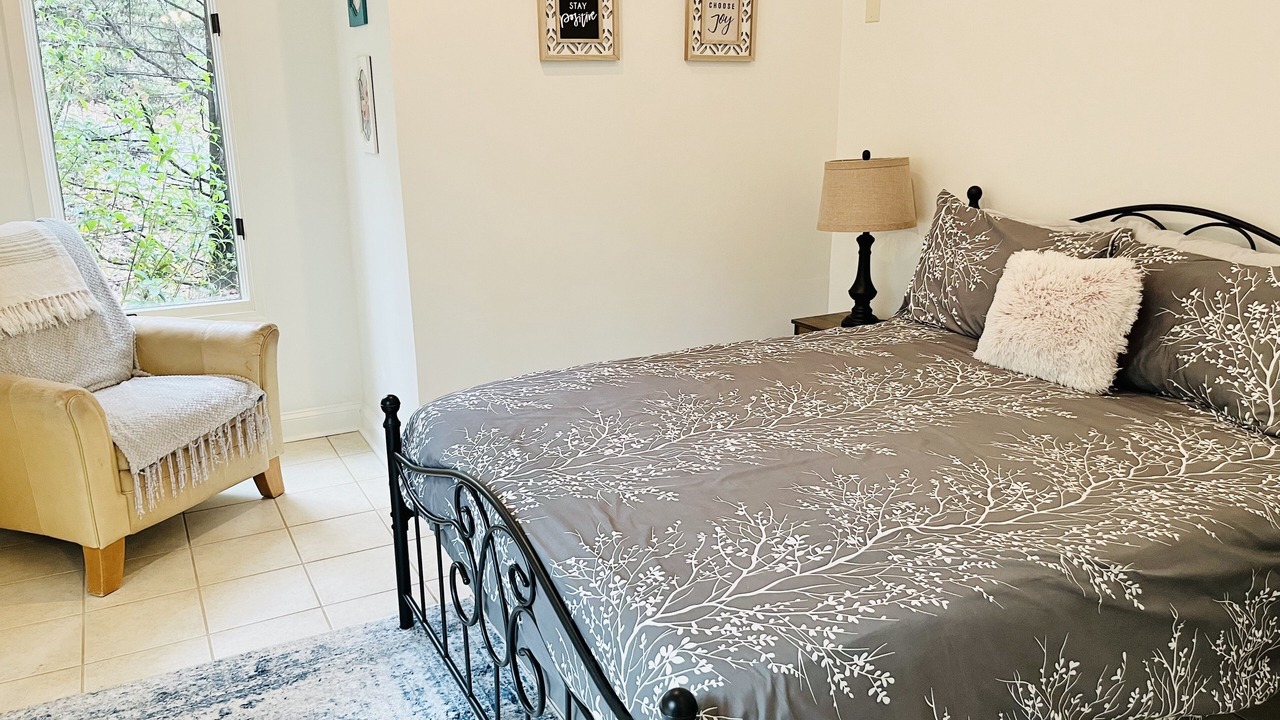 Photo of Bedroom in Eatonton