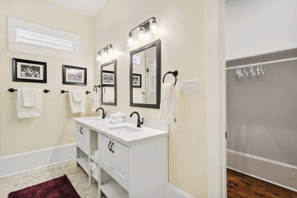 Photo of Bathroom in South 7th Ward
