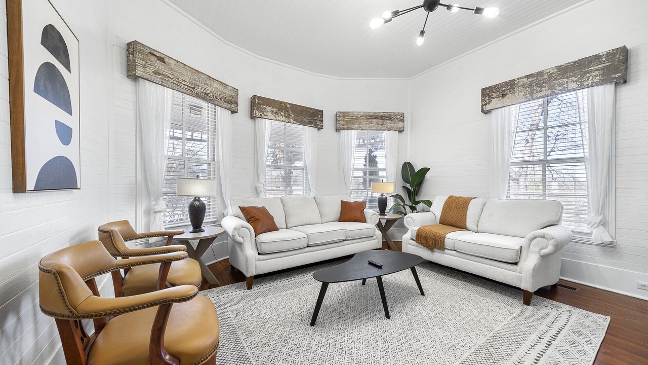 Photo of Bedroom in Warm Springs