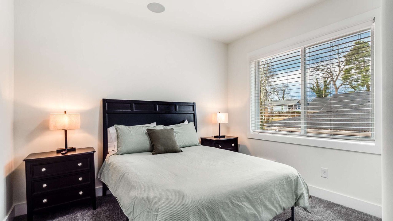 Photo of Bedroom in Jefferson Park