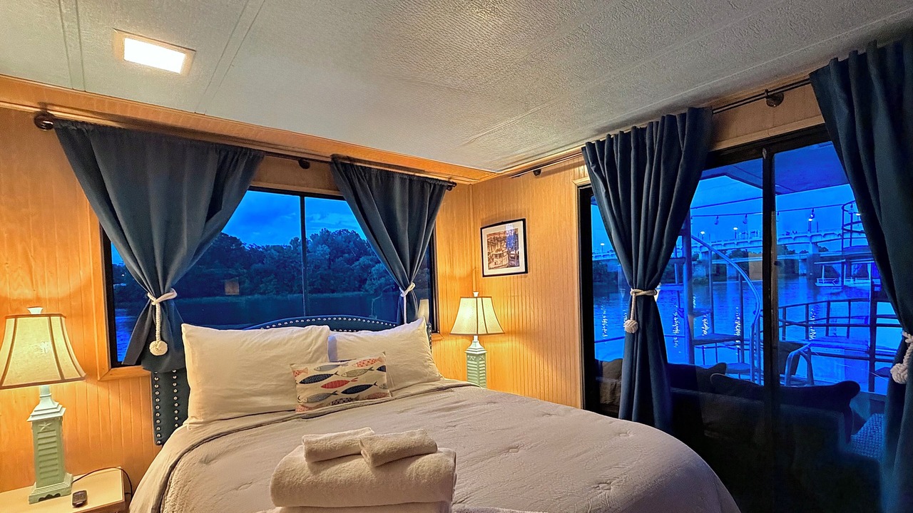 Photo of Bedroom in Downtown