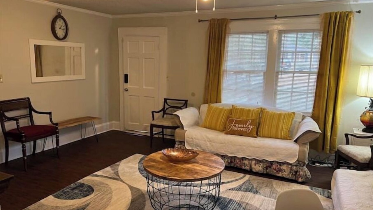 Photo of Livingroom in Valdosta