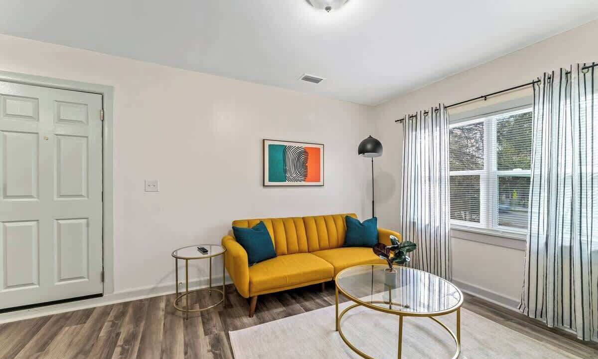Photo of Livingroom in South Riverside