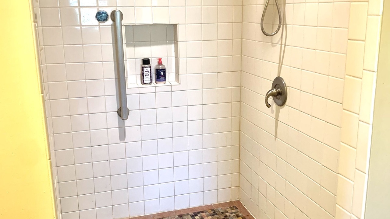 Photo of Bathroom in Scottsmoor