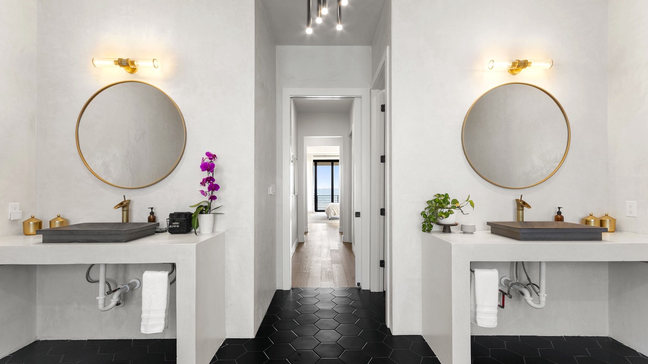 Photo of Bathroom in Ono Island