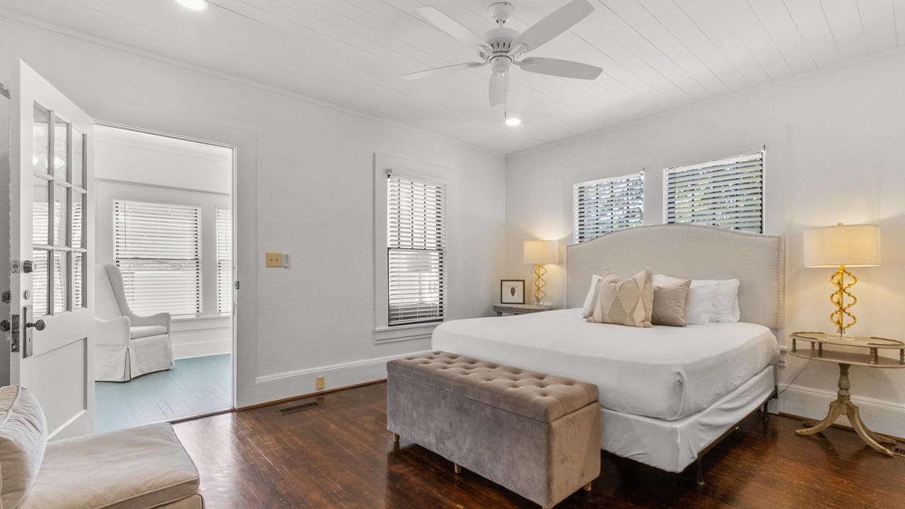 Photo of Bedroom in Northport