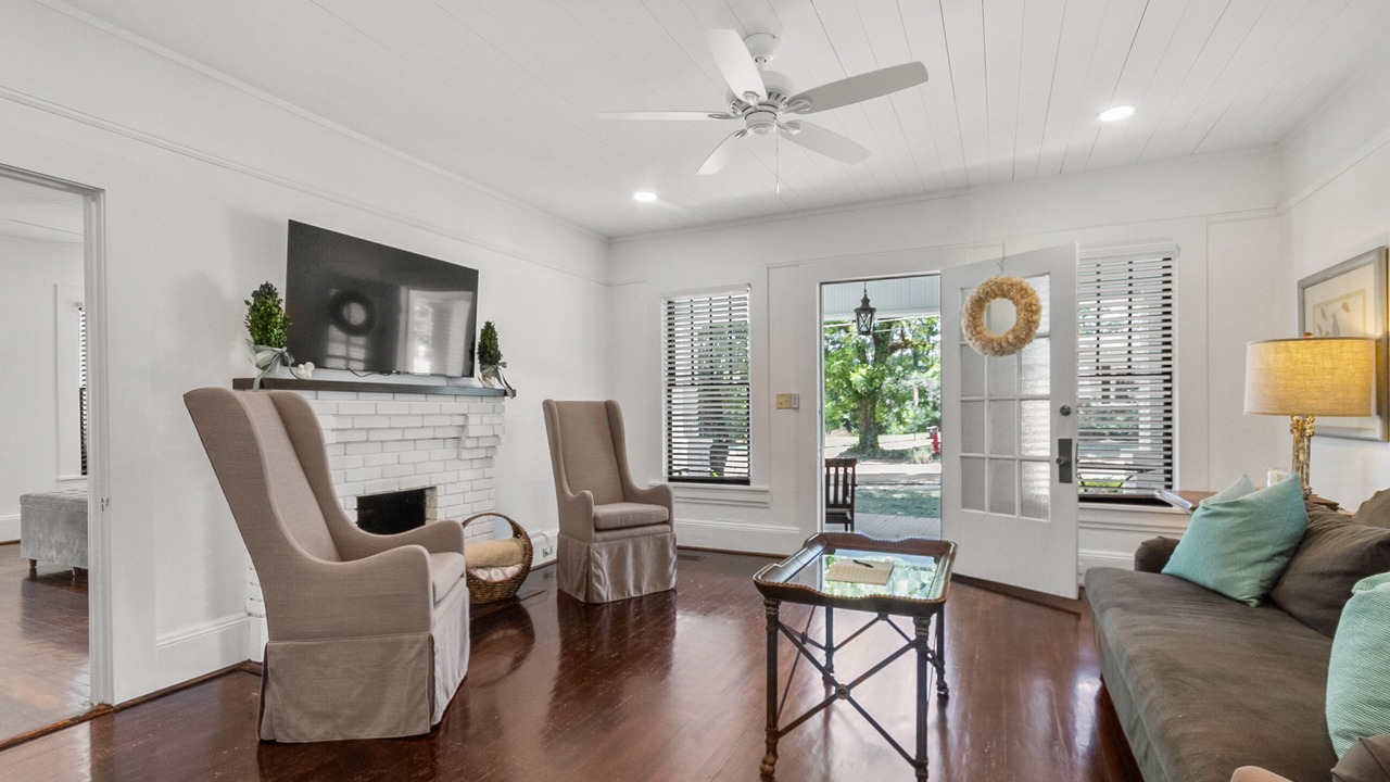 Photo of Livingroom in Northport