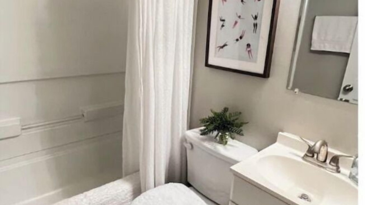 Photo of Bathroom in Mableton