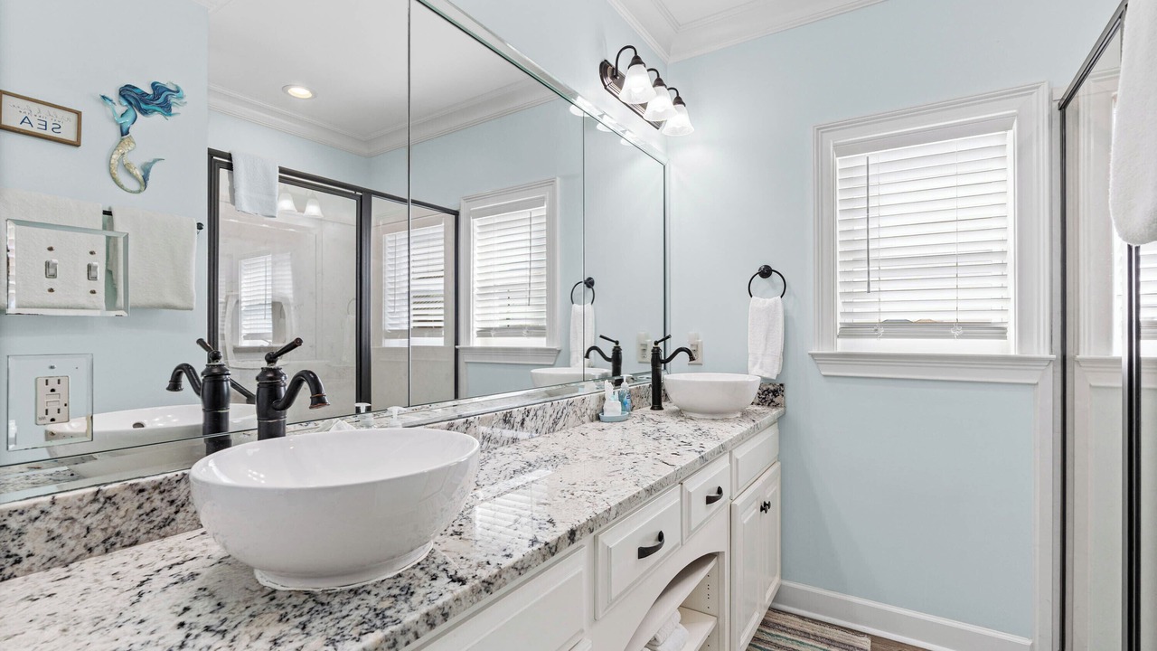 Photo of Bathroom in Dauphin Island
