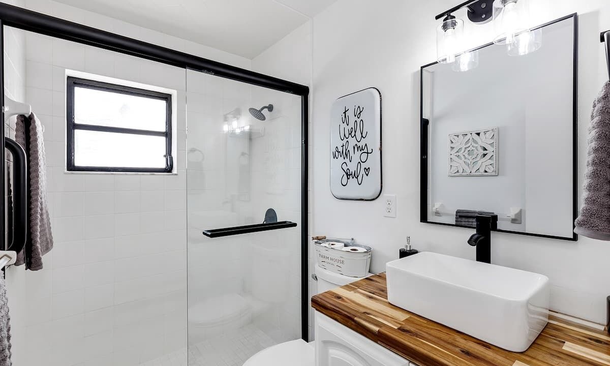 Photo of Bathroom in Casselberry