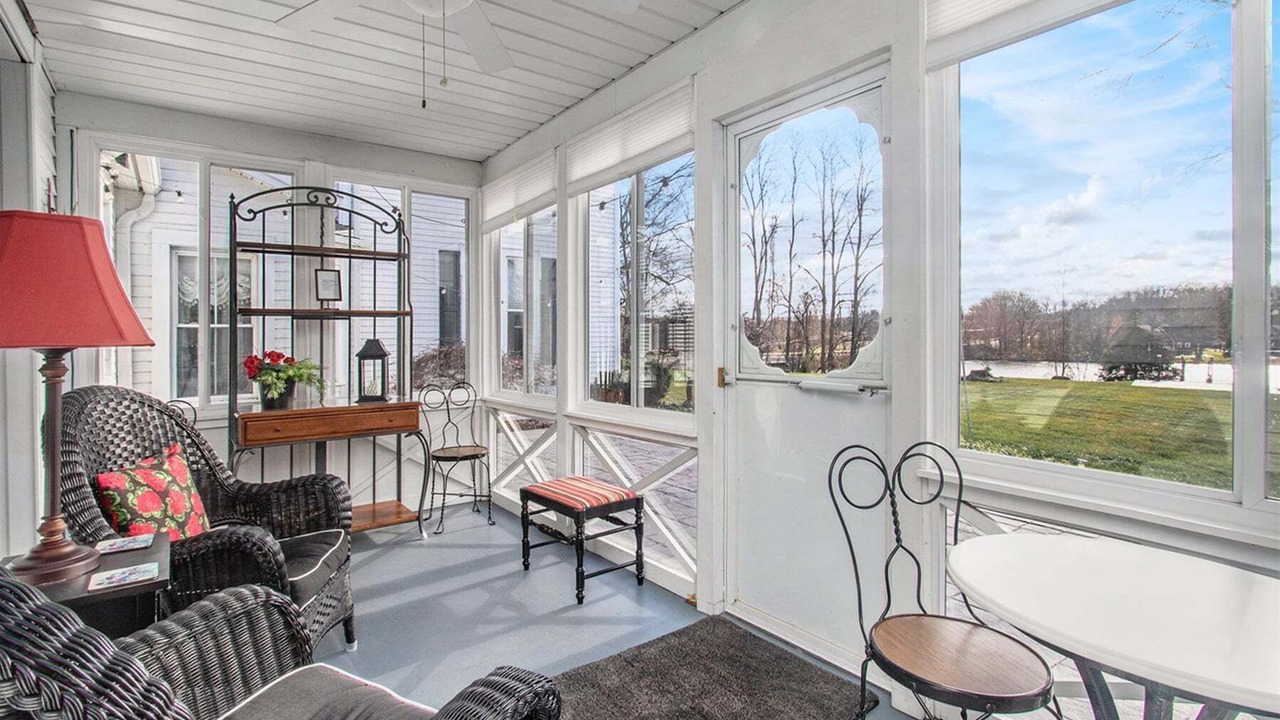 Photo of Livingroom in Allegan