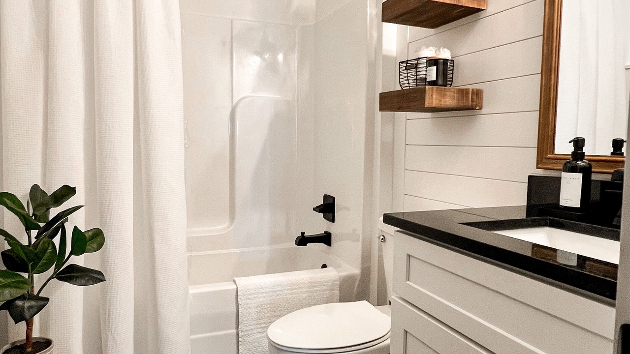 Photo of Bathroom in Auburn