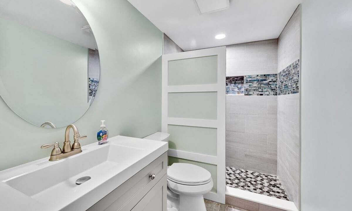 Photo of Bathroom in Fernandina Beach