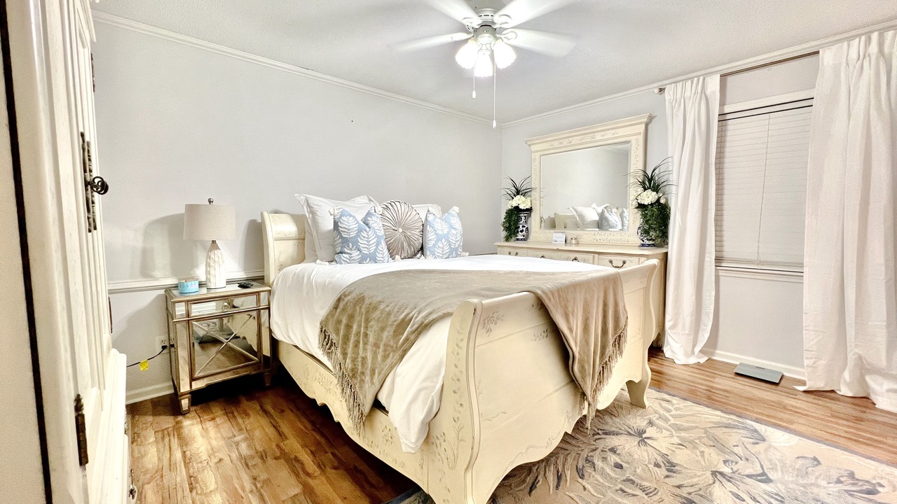 Photo of Bedroom in Isle of Hope Historic District