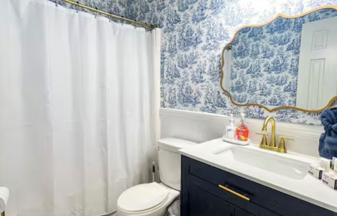 Photo of Bathroom in Isle of Hope Historic District