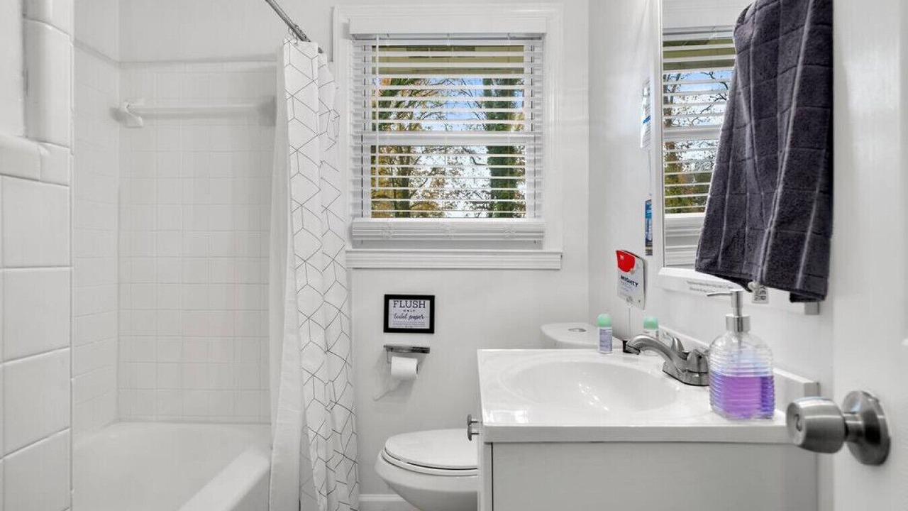 Photo of Bathroom in Gresham Park