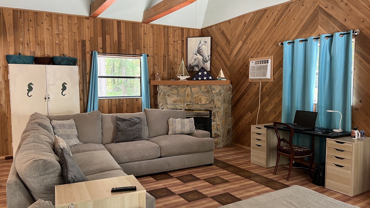 Photo of Livingroom in Branford
