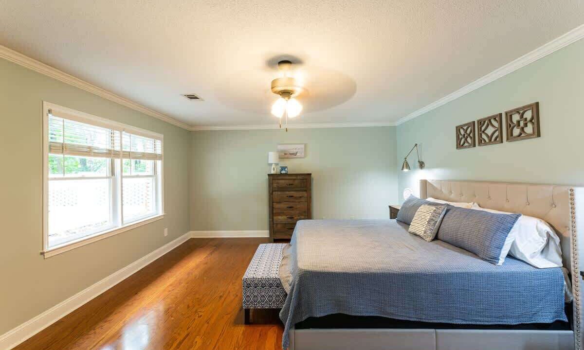 Photo of Bedroom in Northport