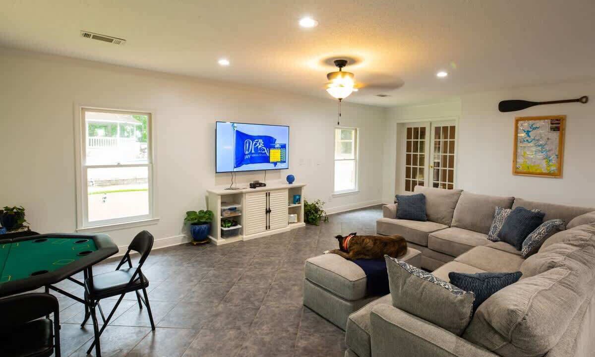 Photo of Livingroom in Northport