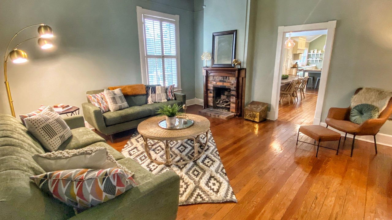 Photo of Livingroom in Isle of Hope Historic District