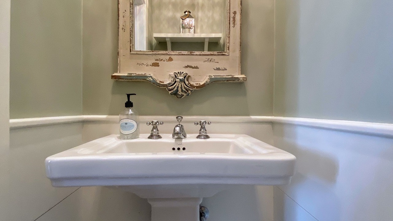 Photo of Bathroom in Isle of Hope Historic District