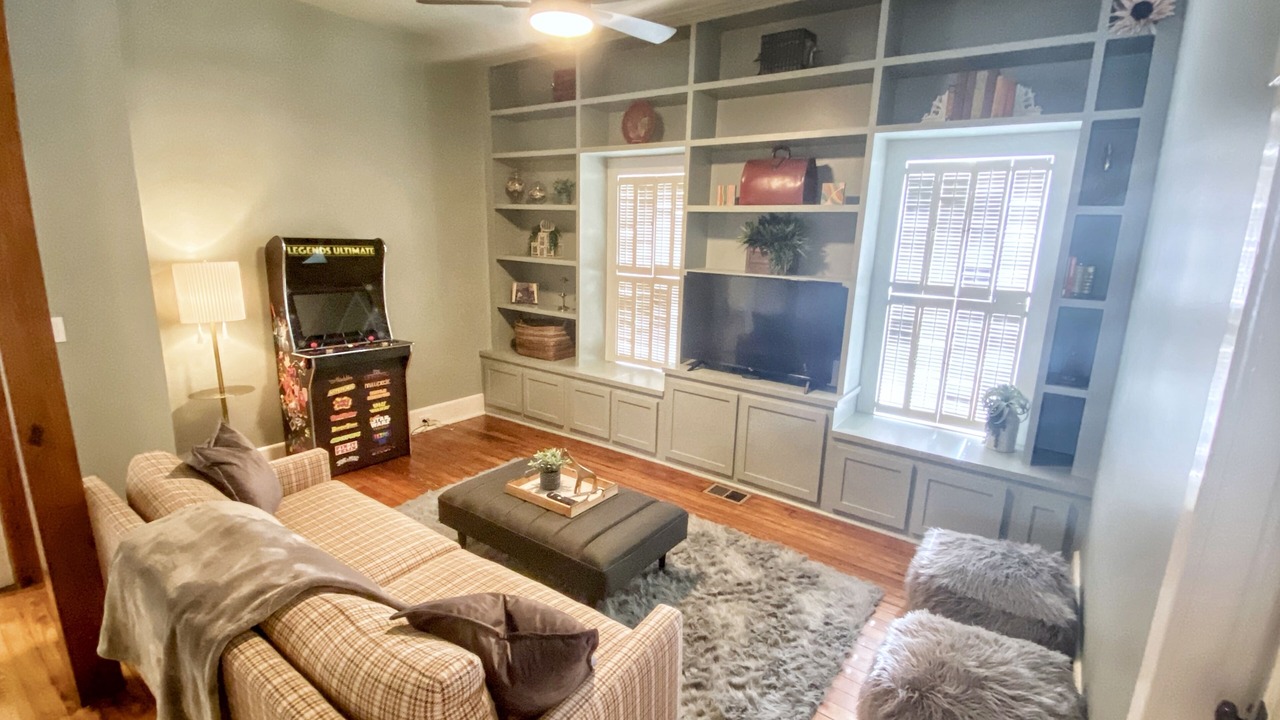 Photo of Livingroom in Isle of Hope Historic District