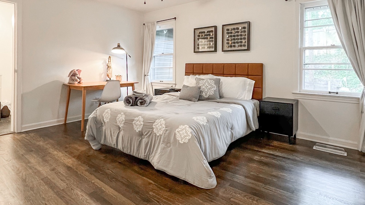 Photo of Bedroom in Northport