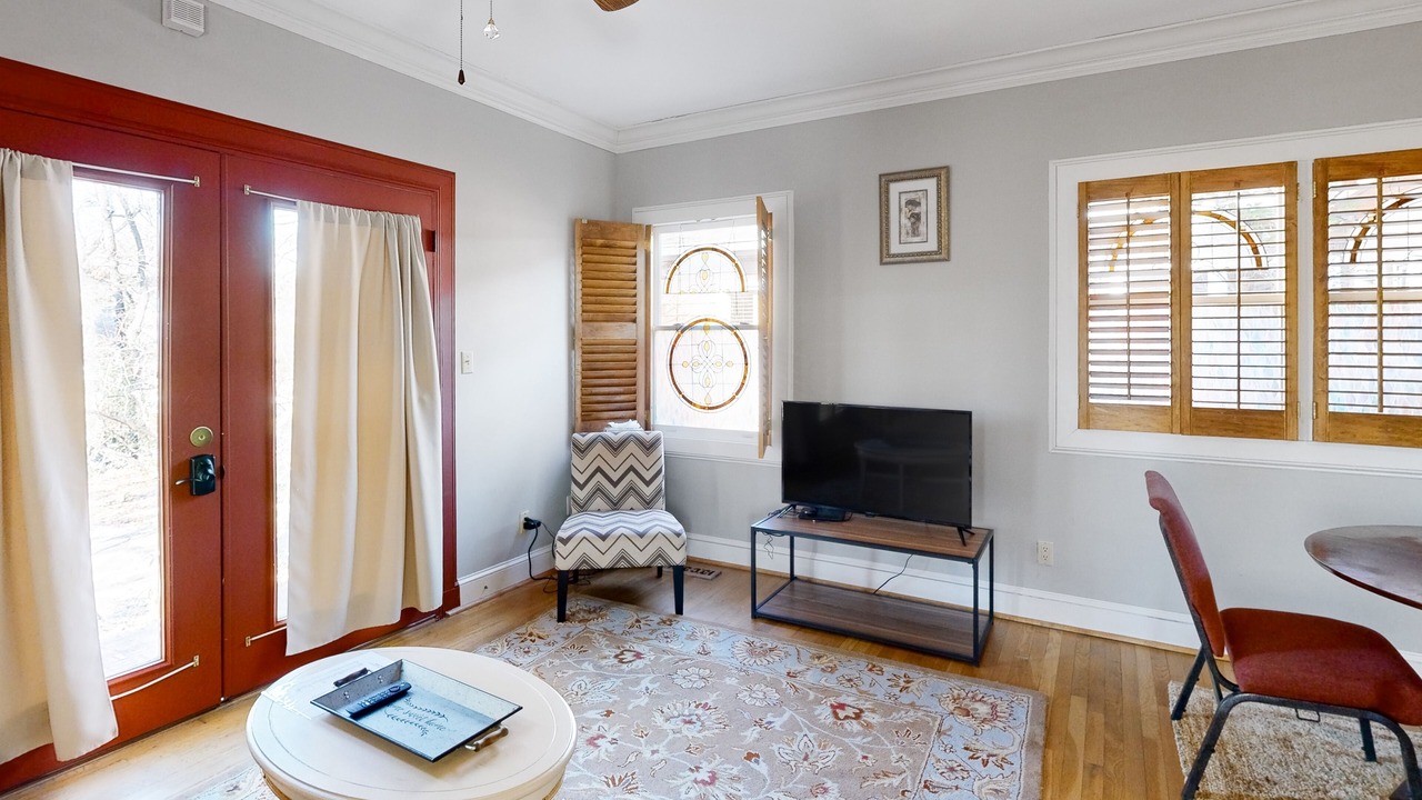 Photo of Livingroom in Westside