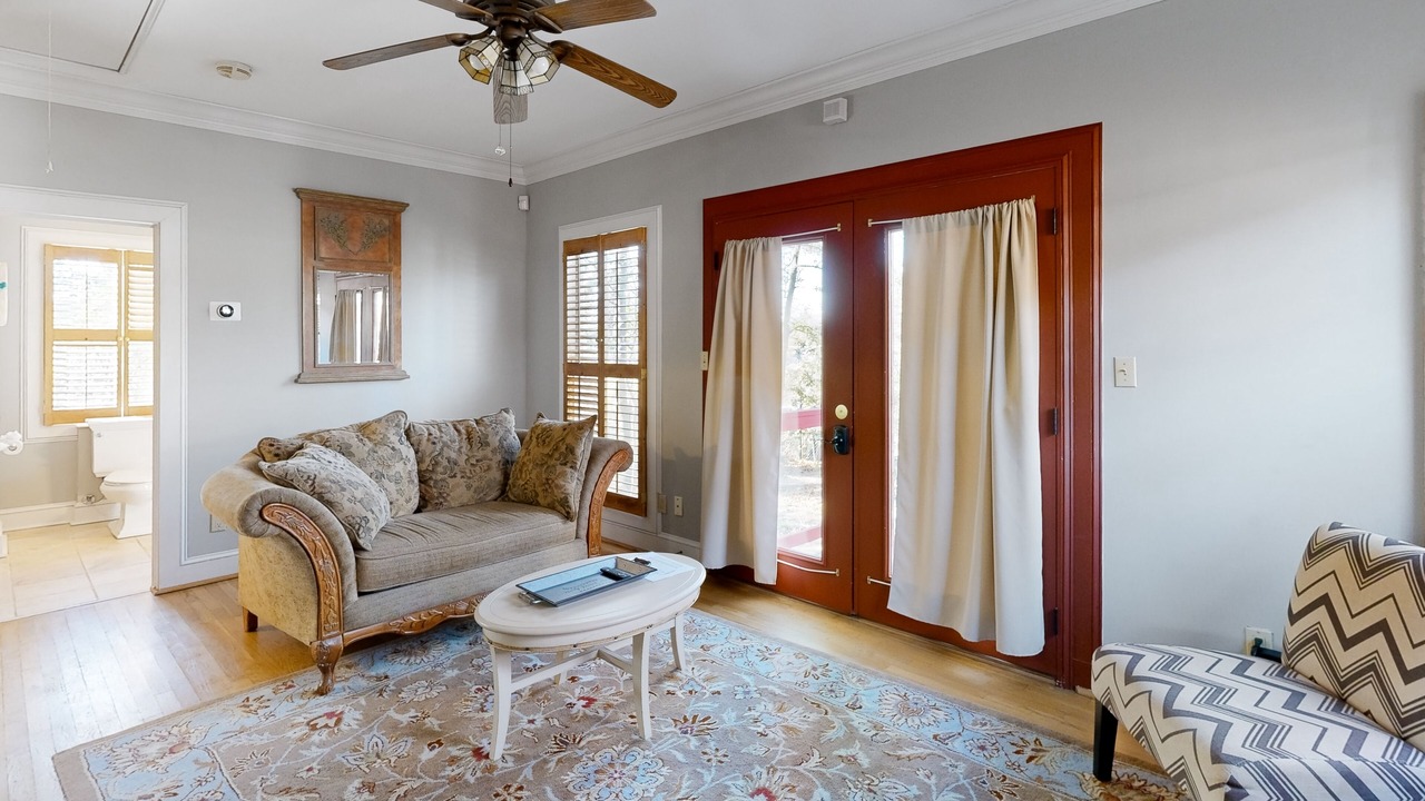 Photo of Livingroom in Westside